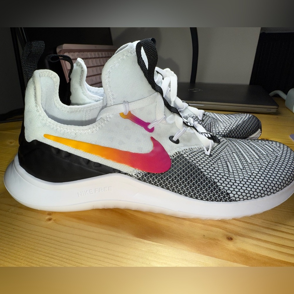 Nike Free TR 8 'Laser Fuchsia' Size 6.5 Women’s